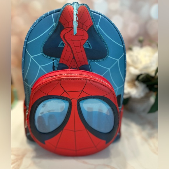 NWT! Limited edition SDCC Spider-Man Loungefly Lenticular Glow mini backpack - Picture 2 of 10